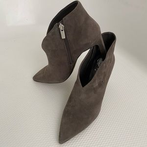 Brand New| Vince Camuto Gray Booties
